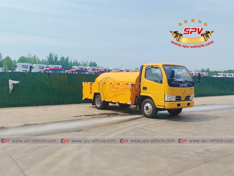 3,000 Litres Sewer Jetting Truck Dongfeng - Front Spraying